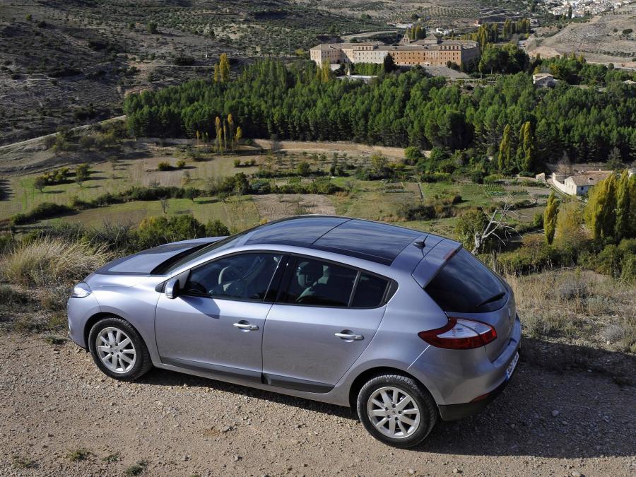  Renault Megane 2008 года  (фото 25 из 146)